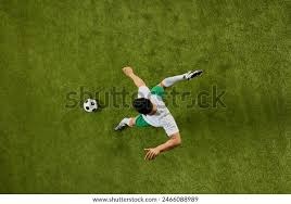 米体：那不勒斯冬窗急需补腰，已联系曼联询问引进梅努可行性