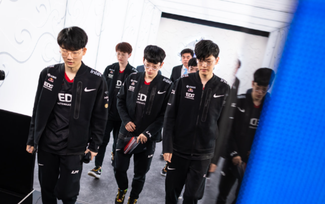 不懈奋斗才 不懈奋斗才